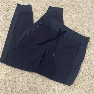 Athleta Headlands Hybrid Trek Jogger Black Size 8 Zip Pocket Travel Hiking Pants